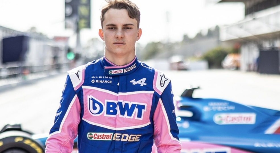 race car driver oscar piastri